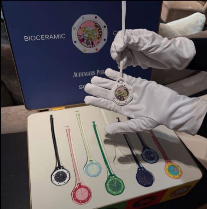 Royal Pop “Huit Blanc” A.P × Swatch